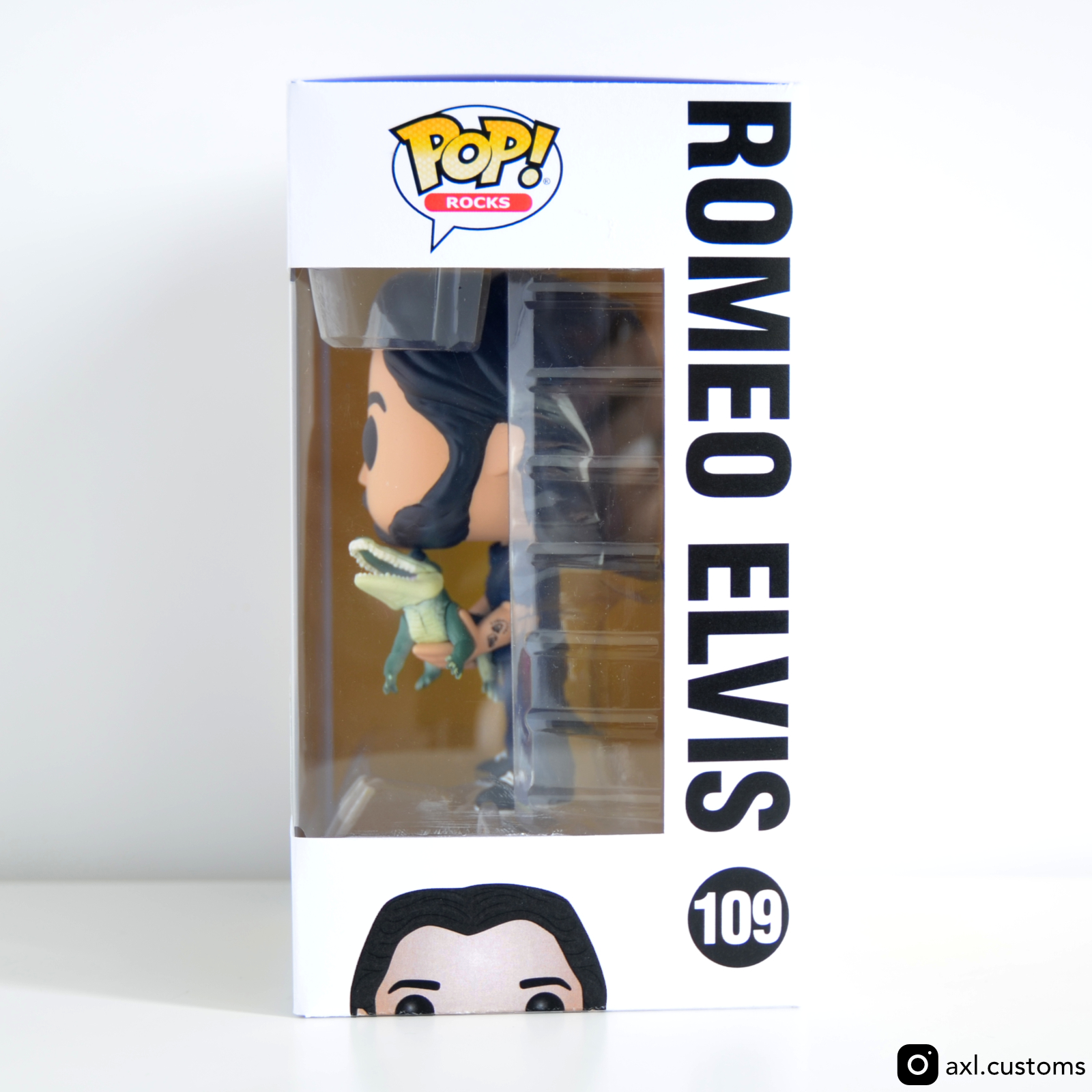 Window Side Shot Roméo Elvis Custom Funko Pop